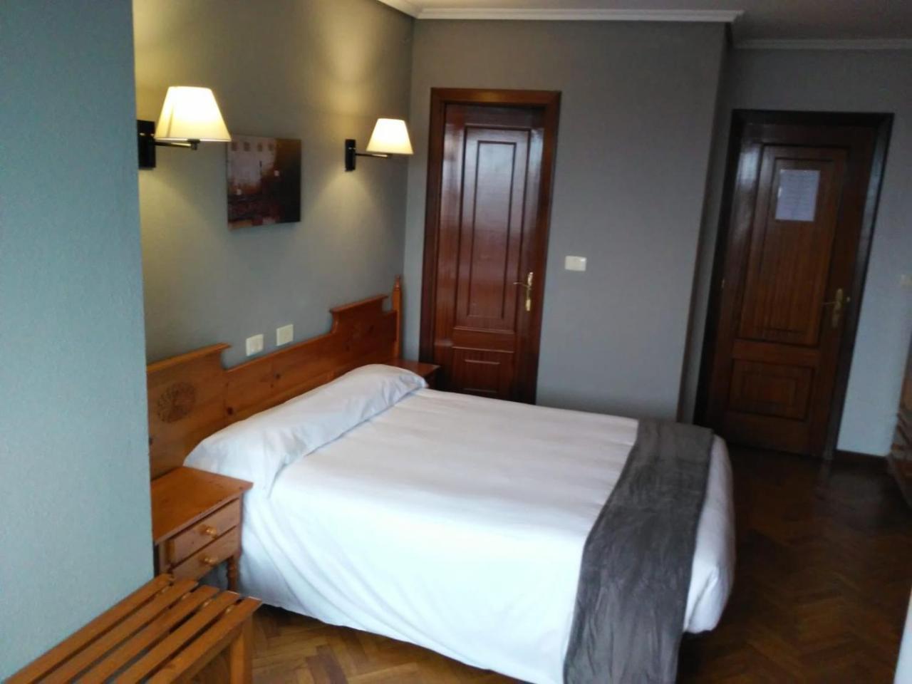 Hostal San Telmo Tui Exterior photo